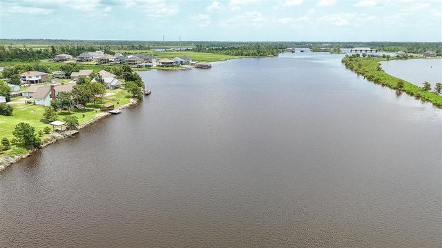 935 Bagdad Road, Westlake, LA 70669