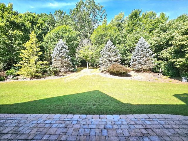 930 Chateau Forest Road, Hoschton, GA 30548