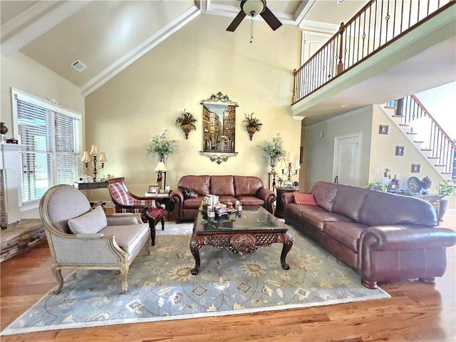 930 Chateau Forest Road, Hoschton, GA 30548