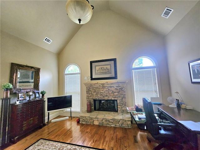 930 Chateau Forest Road, Hoschton, GA 30548