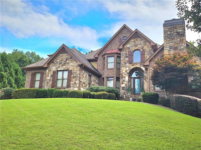 930 Chateau Forest Road, Hoschton, GA 30548