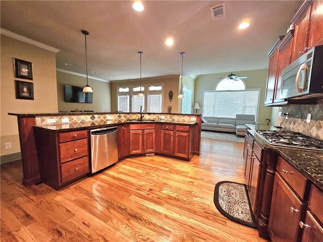 930 Chateau Forest Road, Hoschton, GA 30548
