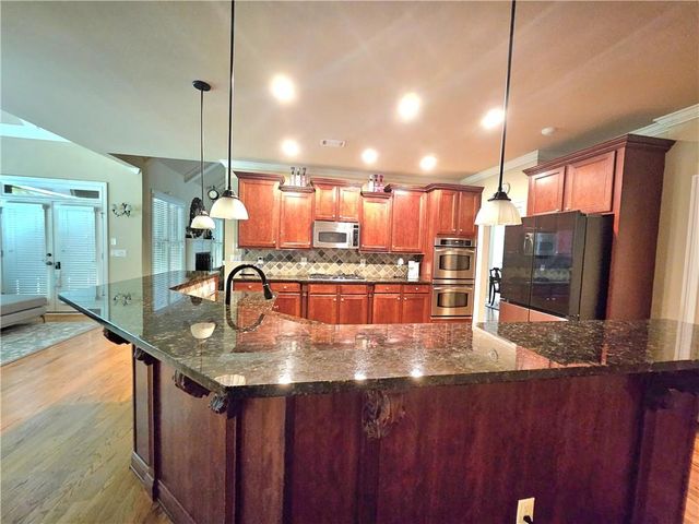 930 Chateau Forest Road, Hoschton, GA 30548