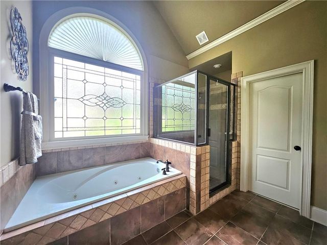 930 Chateau Forest Road, Hoschton, GA 30548