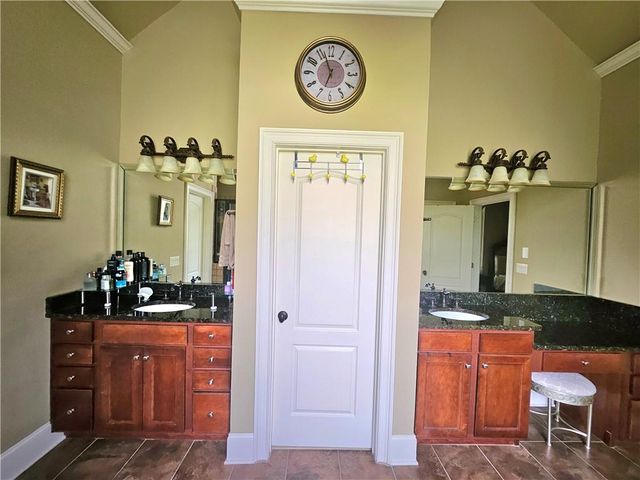 930 Chateau Forest Road, Hoschton, GA 30548