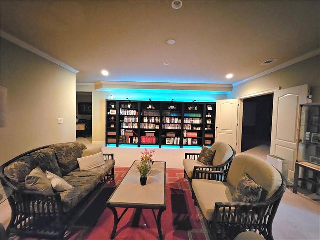 930 Chateau Forest Road, Hoschton, GA 30548