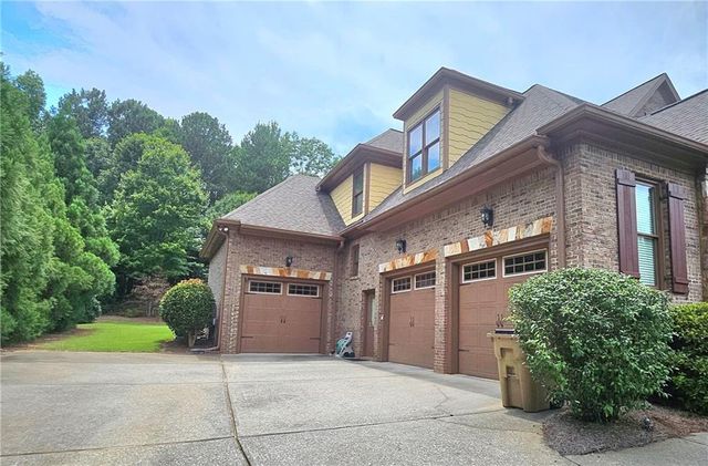 930 Chateau Forest Road, Hoschton, GA 30548