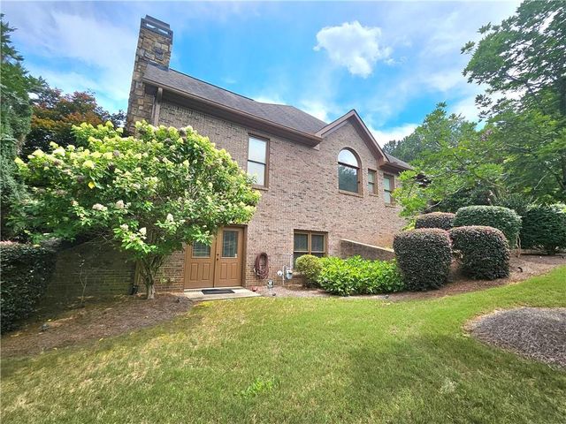 930 Chateau Forest Road, Hoschton, GA 30548