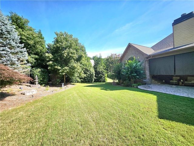 930 Chateau Forest Road, Hoschton, GA 30548