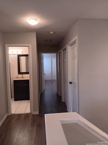 8408 Echo Creek, San Antonio, TX 78240