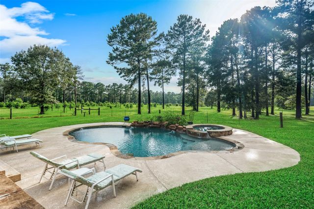 5345 Deep Forest Trail, Navasota, TX 77868