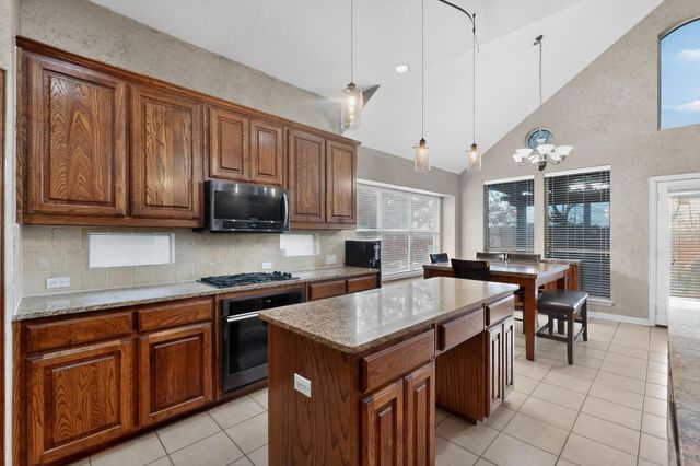 2260 Bald Eagle Way, Grand Prairie, TX 75052