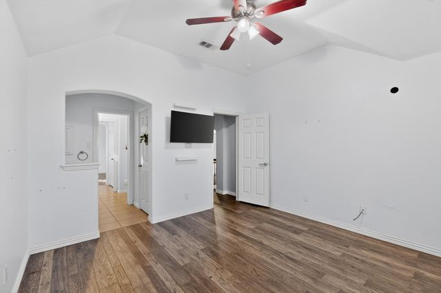 2260 Bald Eagle Way, Grand Prairie, TX 75052