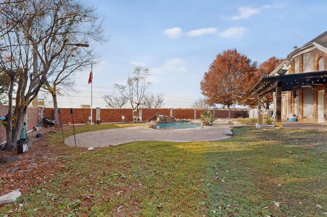 2260 Bald Eagle Way, Grand Prairie, TX 75052