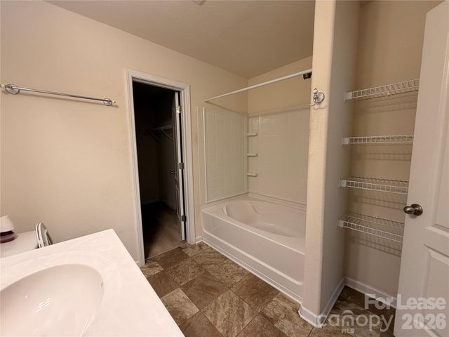 6562 Paw Village Road, Charlotte, NC 28214