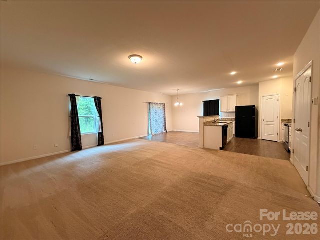 6562 Paw Village Road, Charlotte, NC 28214