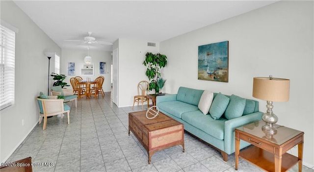 17 Vista Palm Lane 201, Vero Beach, FL 32962