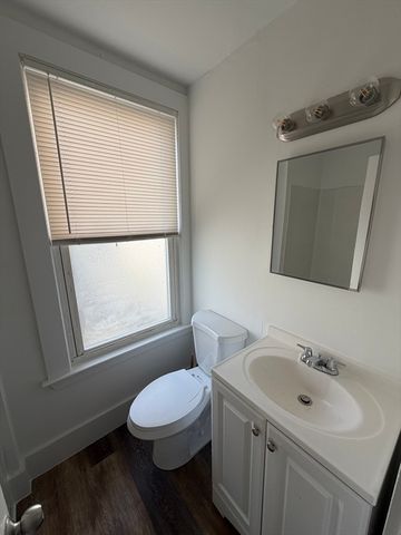 45 Elliot St 2, Beverly, MA 01915