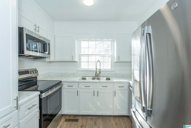 1218 BUNCHIE STREET, Hueytown, AL 35023