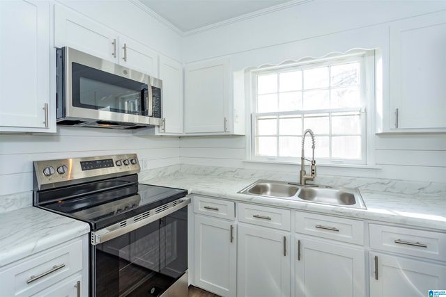 1218 BUNCHIE STREET, Hueytown, AL 35023