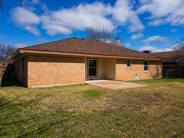 2504 Hanson RD, Killeen, TX 76543