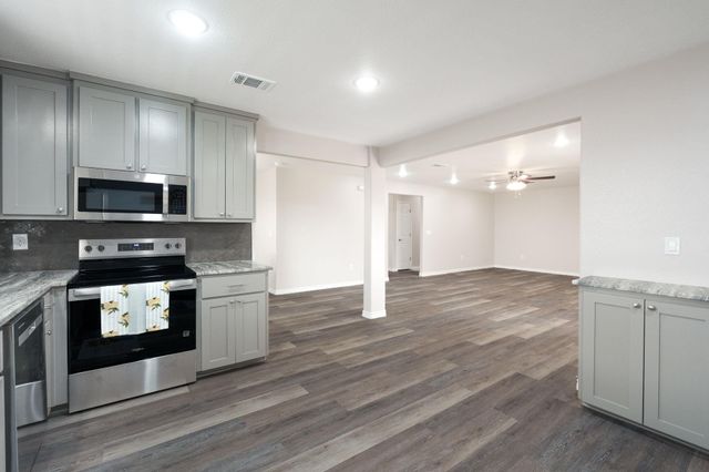 2504 Hanson RD, Killeen, TX 76543