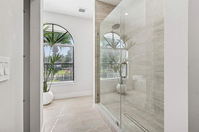 48 Harbour Drive N, Ocean Ridge, FL 33435