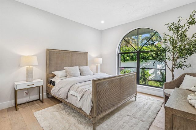 48 Harbour Drive N, Ocean Ridge, FL 33435