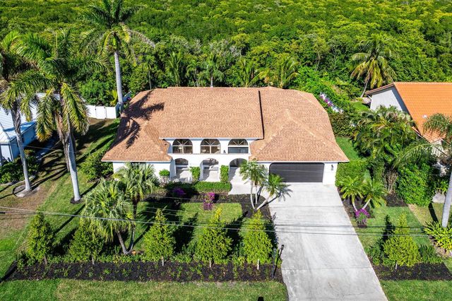 48 Harbour Drive N, Ocean Ridge, FL 33435