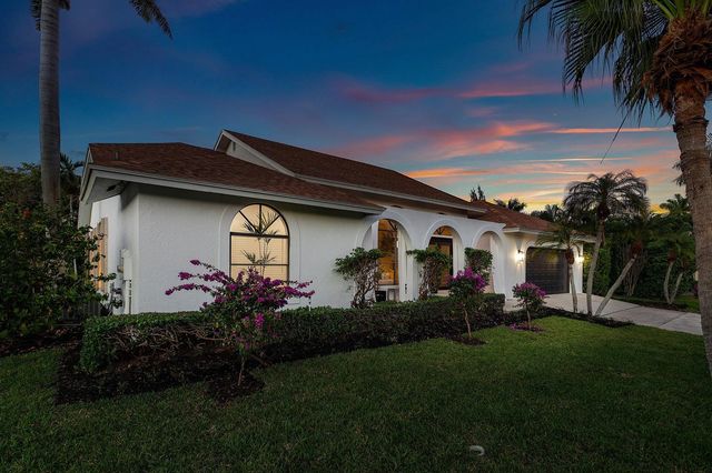 48 Harbour Drive N, Ocean Ridge, FL 33435