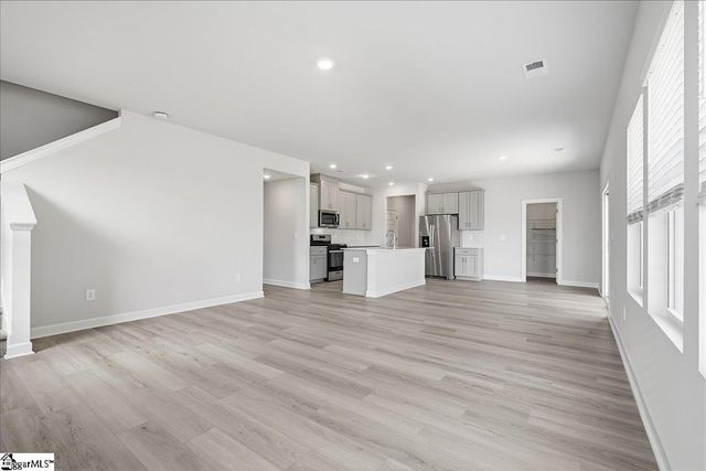 910 Rising Oak Court, Spartanburg, SC 29301
