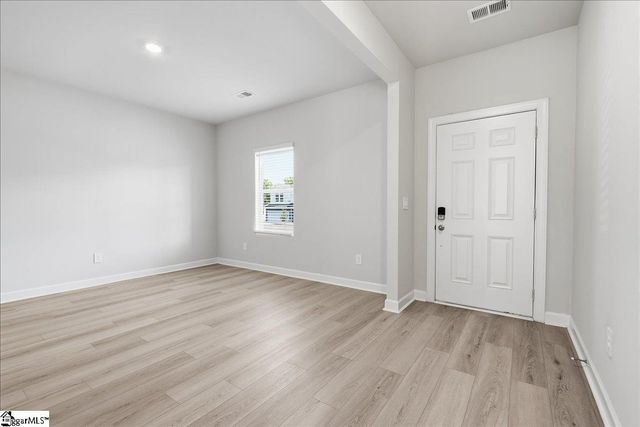 910 Rising Oak Court, Spartanburg, SC 29301