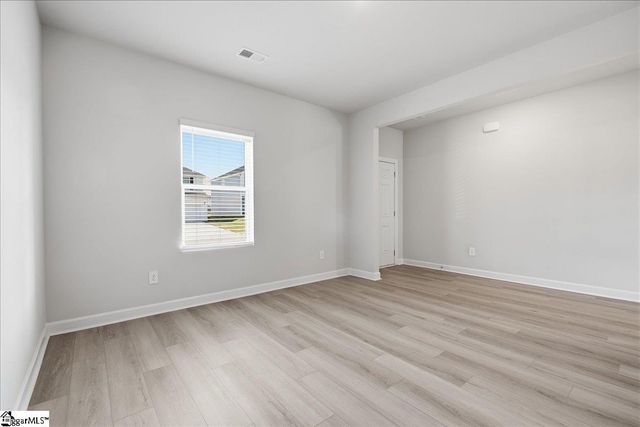 910 Rising Oak Court, Spartanburg, SC 29301