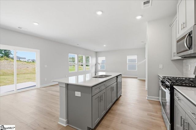 910 Rising Oak Court, Spartanburg, SC 29301