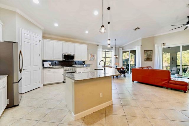 118 BELLA VISTA TERRACE 7C, North Venice, FL 34275