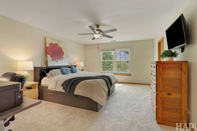 567 Shakespeare Drive, Grayslake, IL 60030