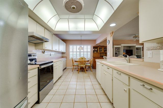 9026 37TH STREET N 6, Pinellas Park, FL 33782