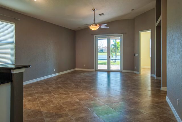 5534 57th Way, Vero Beach, FL 32967