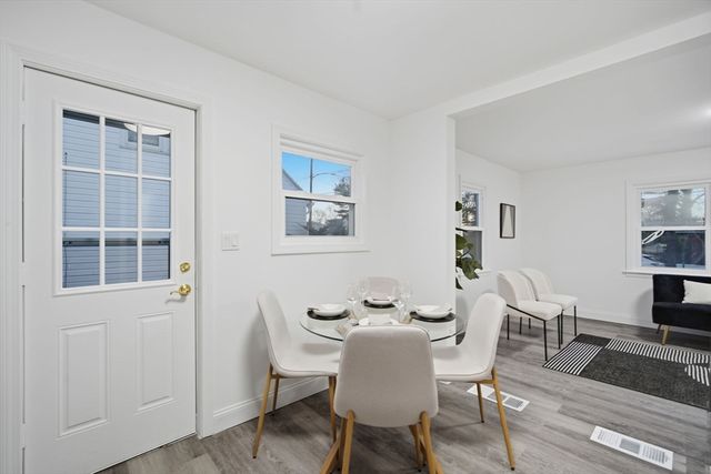 25 Pheland St, Springfield, MA 01109