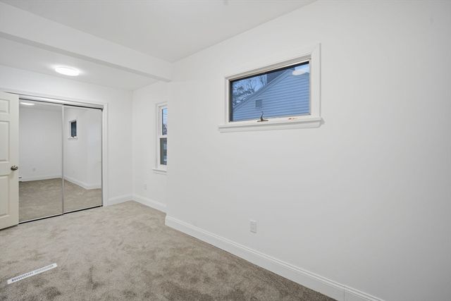 25 Pheland St, Springfield, MA 01109