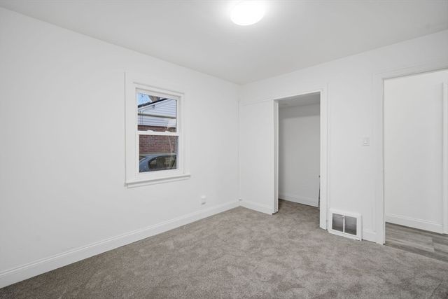 25 Pheland St, Springfield, MA 01109