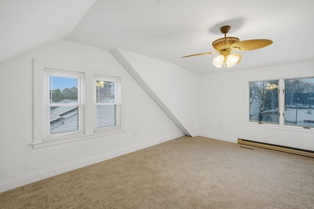 25 Pheland St, Springfield, MA 01109