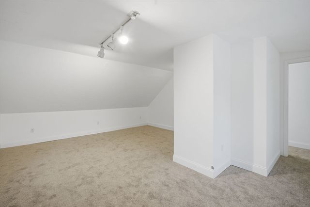 25 Pheland St, Springfield, MA 01109