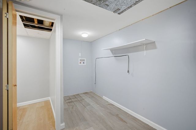 25 Pheland St, Springfield, MA 01109