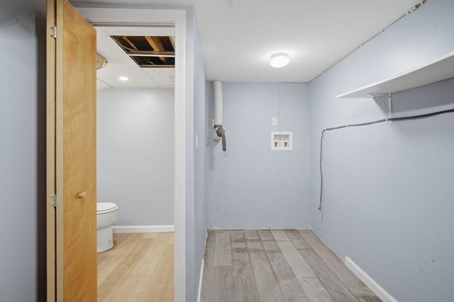 25 Pheland St, Springfield, MA 01109