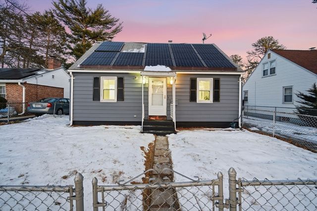 25 Pheland St, Springfield, MA 01109