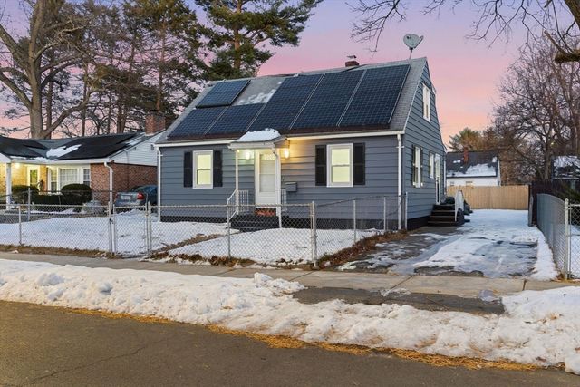 25 Pheland St, Springfield, MA 01109