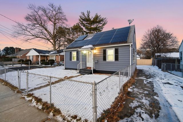 25 Pheland St, Springfield, MA 01109