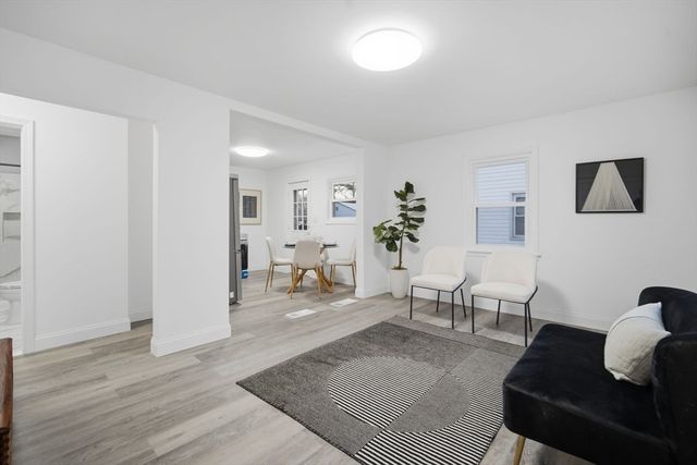 25 Pheland St, Springfield, MA 01109