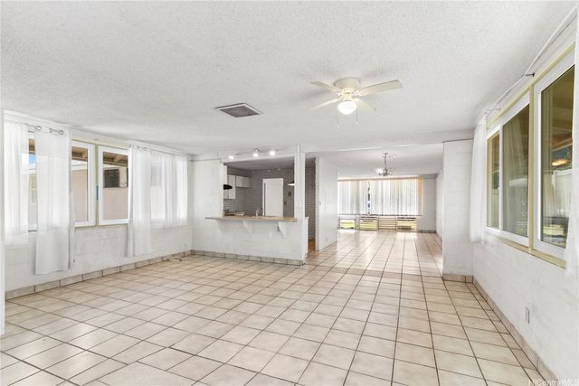 46-353 Kahuhipa Street, Kaneohe, HI 96744